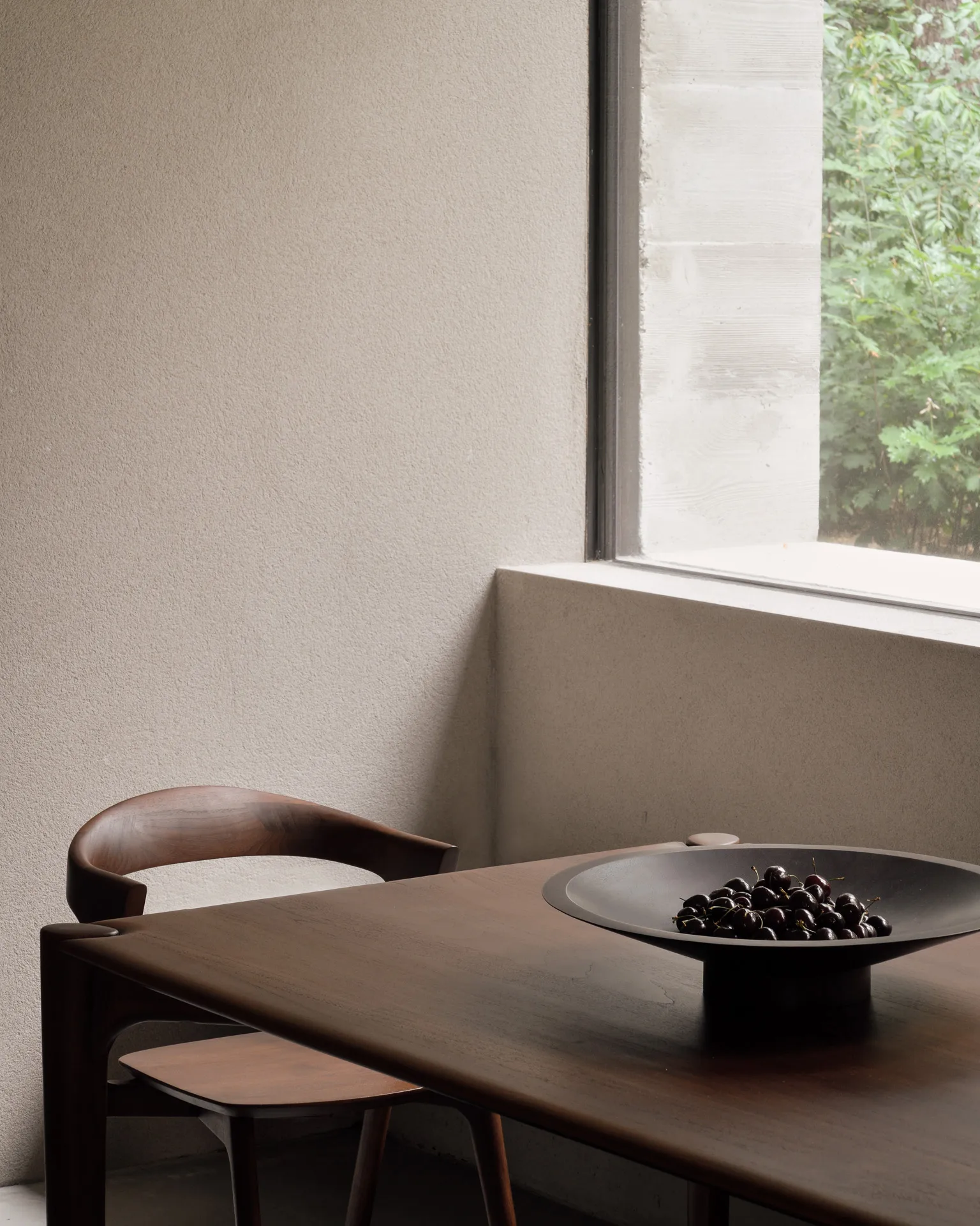 PI Dining table, Lacquered teak brown, 220x95 cm Ethnicraft