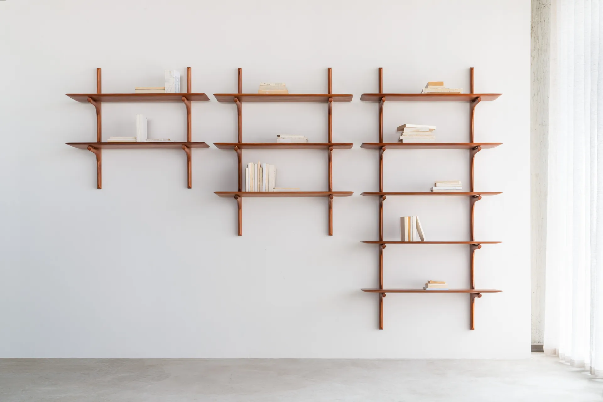 PI wall shelf 91 cm, Varnished mahogany Ethnicraft