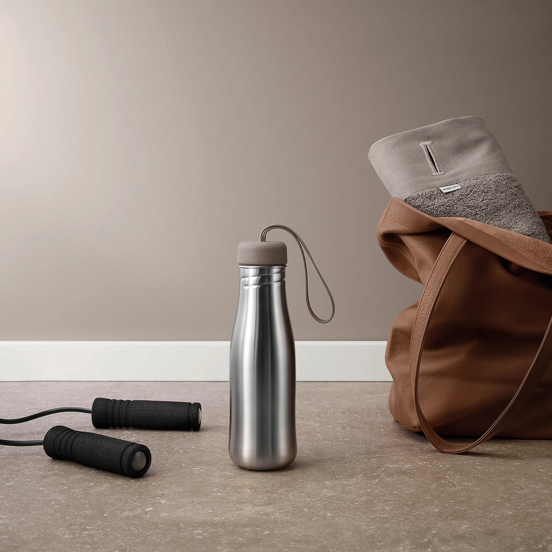 Active drink bottle 0.7 l, warm grey Eva Solo