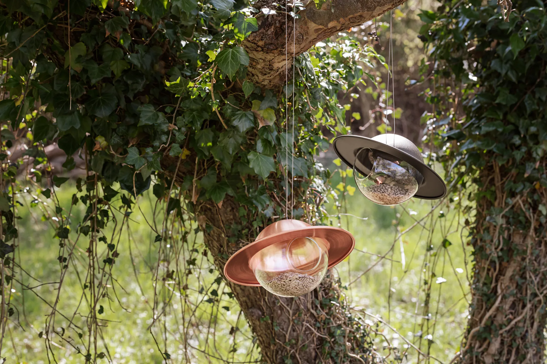 Eva Solo Saturn Bird Feeder Ø24 cm, Black Eva Solo