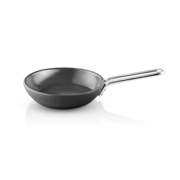 Professional Laser Titanium Slip-Let frying pan - Black, Ø20 cm - Eva Solo