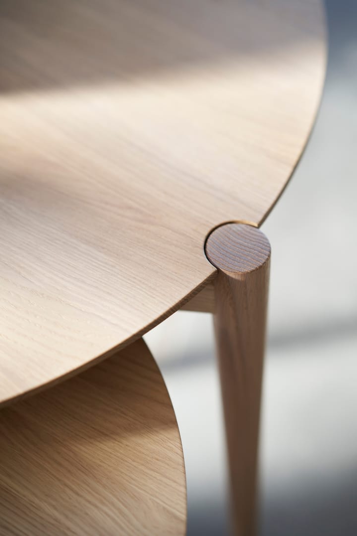 D102 Søs coffee table Ø55 cm - Oak nature lacquered - FDB Møbler