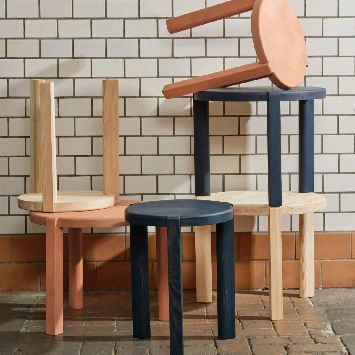 D108 Ragnesminde coffee table Ø48 cm, Pine untreated FDB Møbler