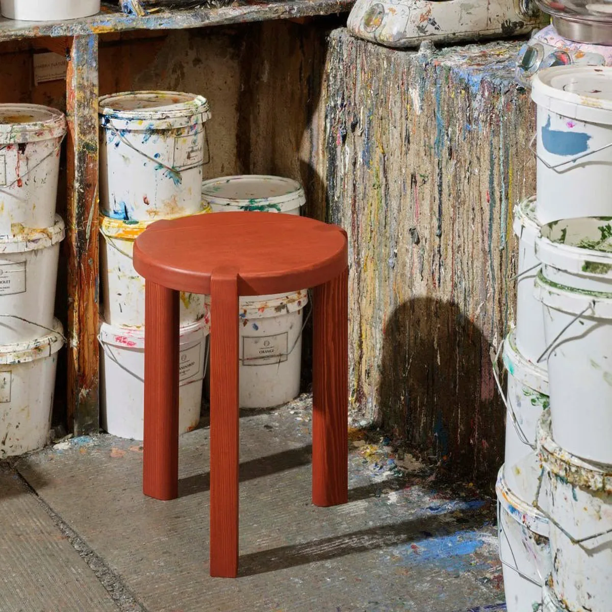 D108 Ragnesminde side table Ø35 cm
, Carmine red FDB Møbler