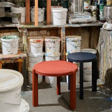 D108 Ragnesminde side table Ø35 cm
 - Midnight blue - FDB Møbler