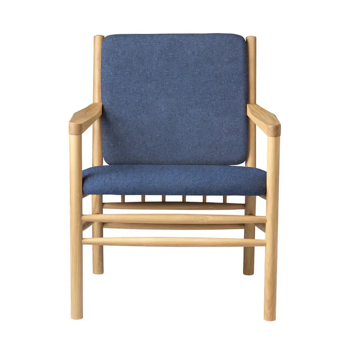 J147 armchair - Oak lacquered-dark blue - FDB Møbler