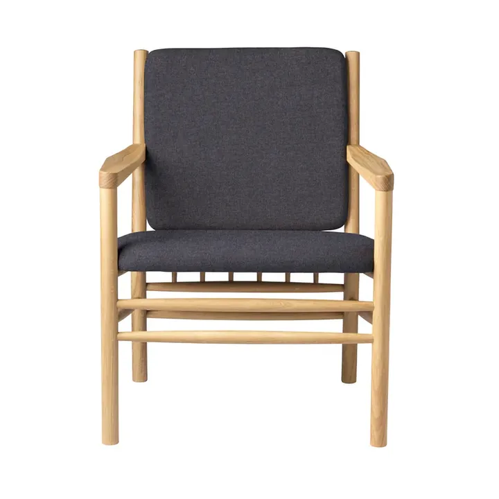 J147 armchair - Oak lacquered-dark grey - FDB Møbler