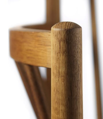 J81 Chair with arms - Smoked oak oiled-nature - FDB Møbler