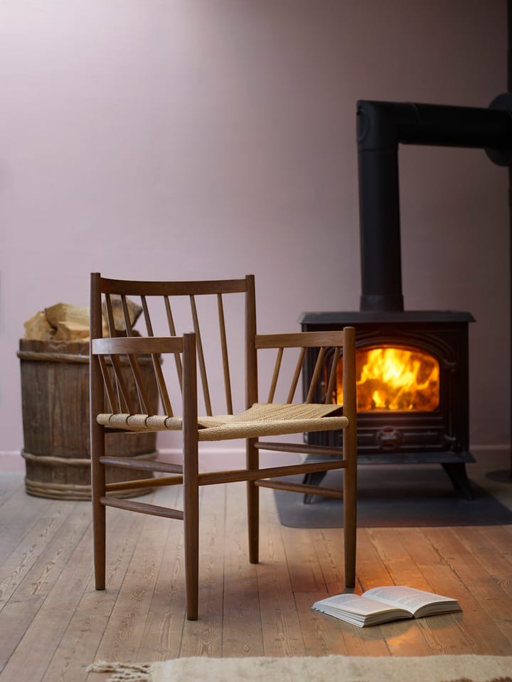 J81 Chair with arms - Smoked oak oiled-nature - FDB Møbler