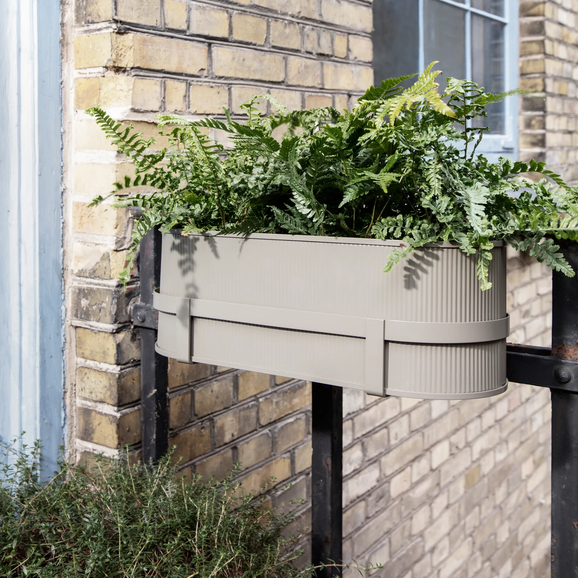 Bau balcony box, Warm-grey Ferm Living