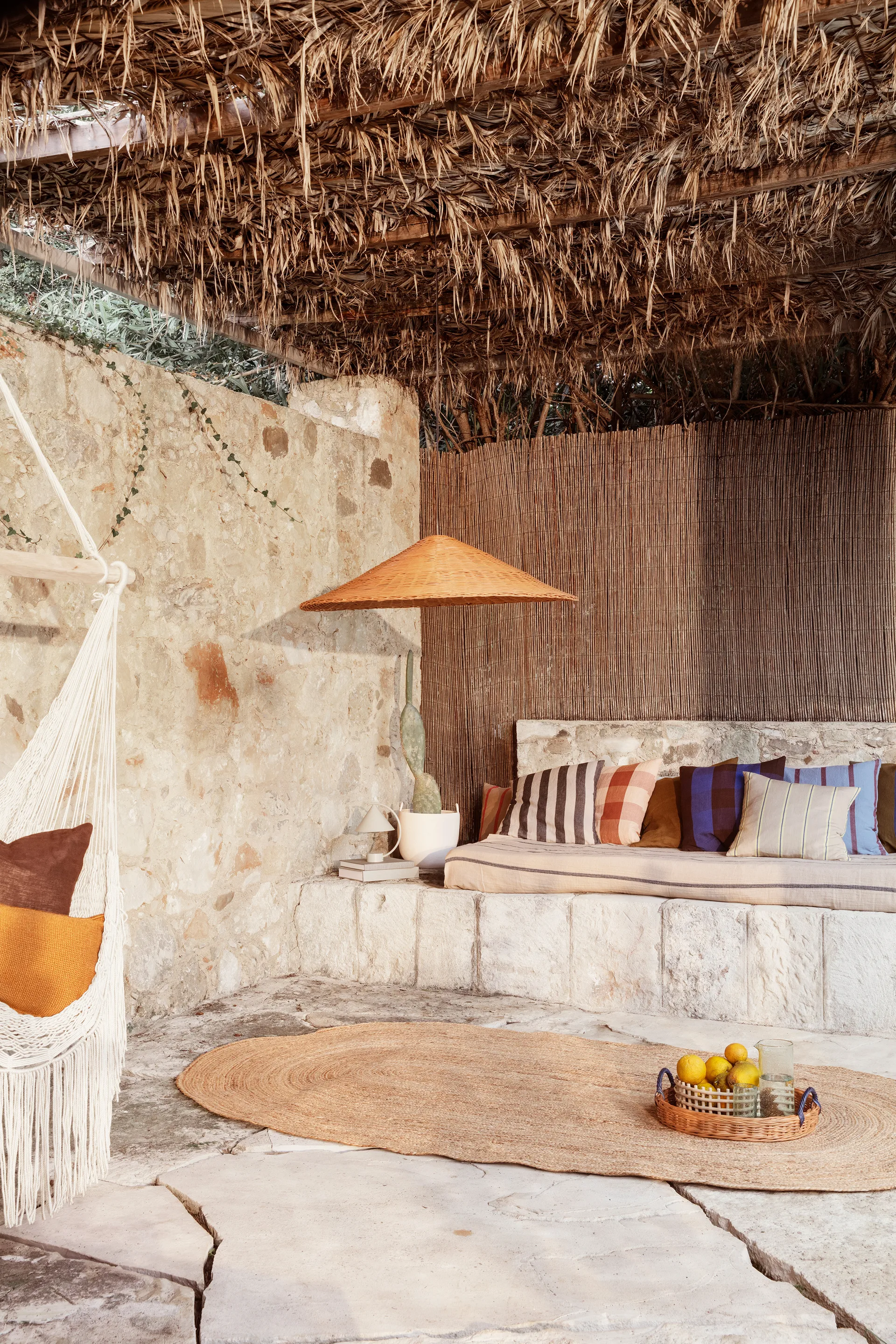 Blue Handle tray Ø30 cm, Natural-blue Ferm Living