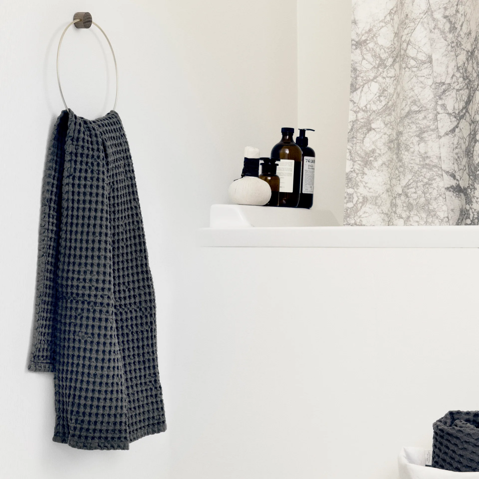 Brass towel hanger, Ø 20.5 cm Ferm Living
