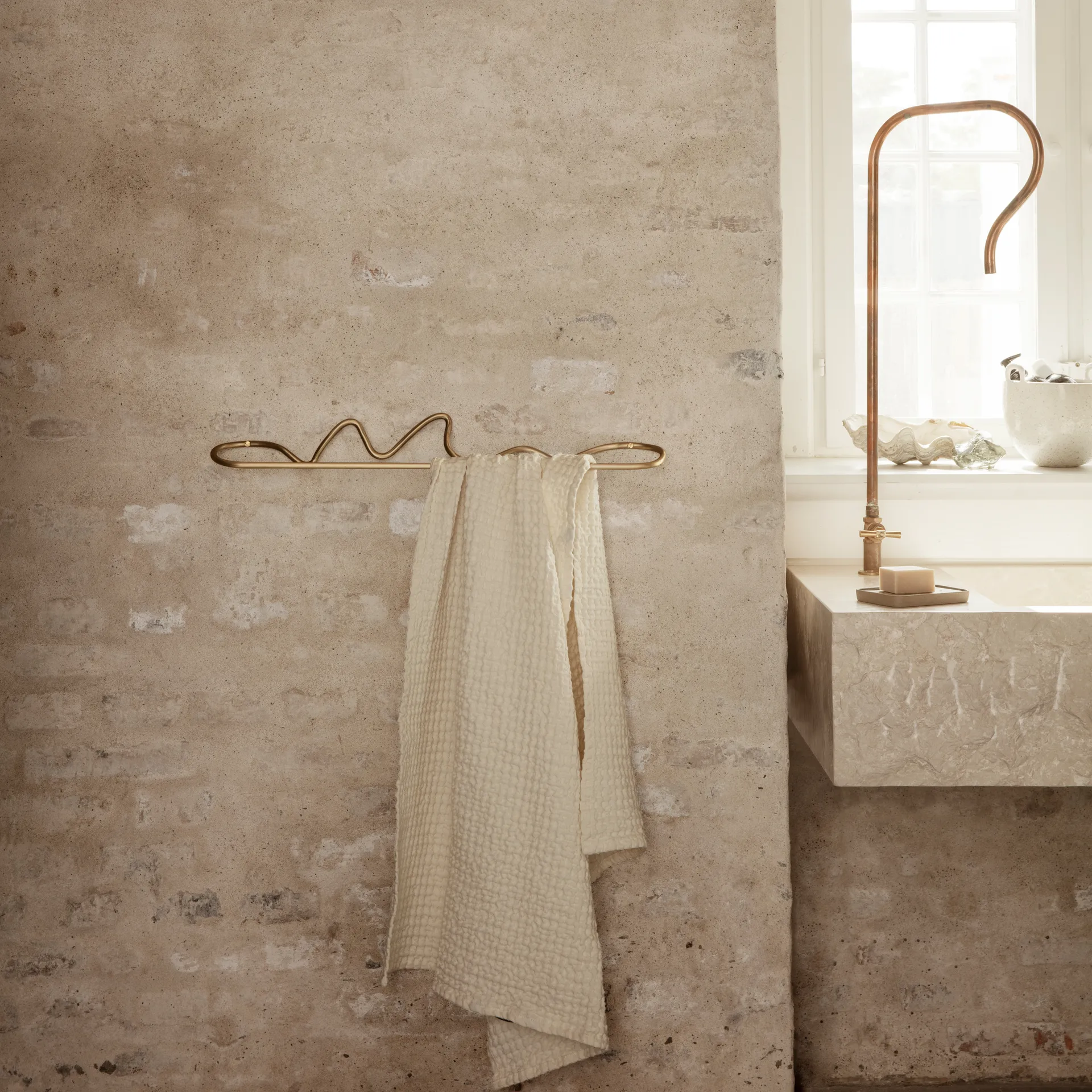 Curvature towel hanger, brass Ferm Living