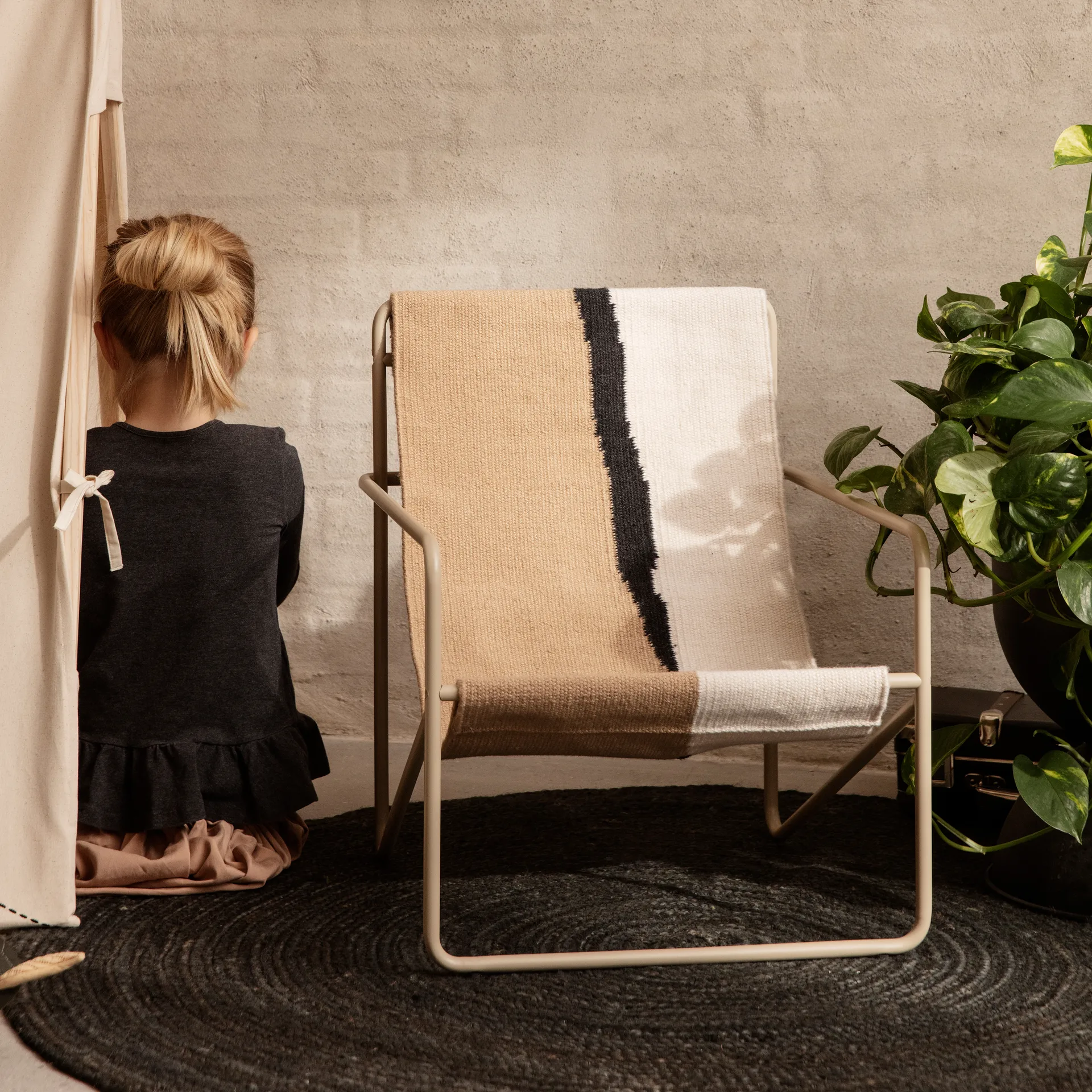 Eternal jute rug rund small, black Ferm Living