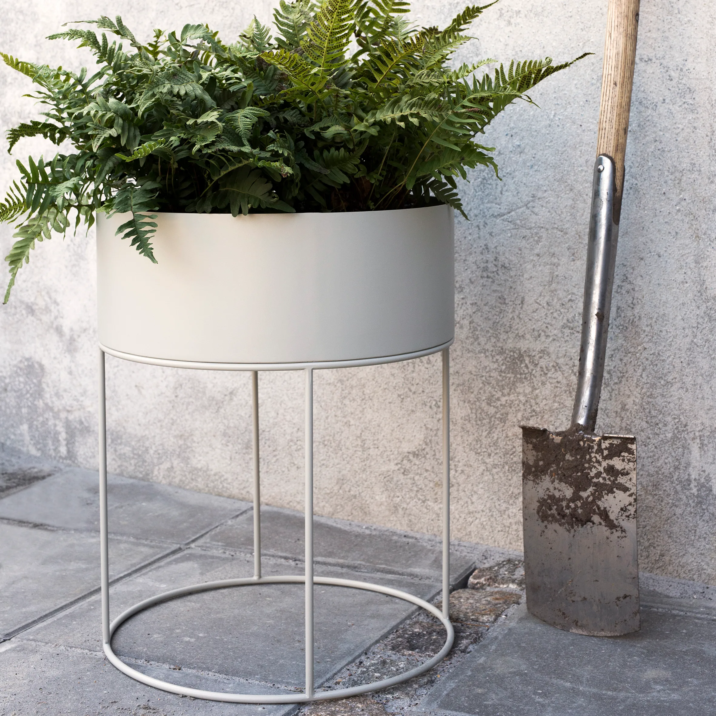 Ferm Living plant box round from Ferm Living - NordicNest.com