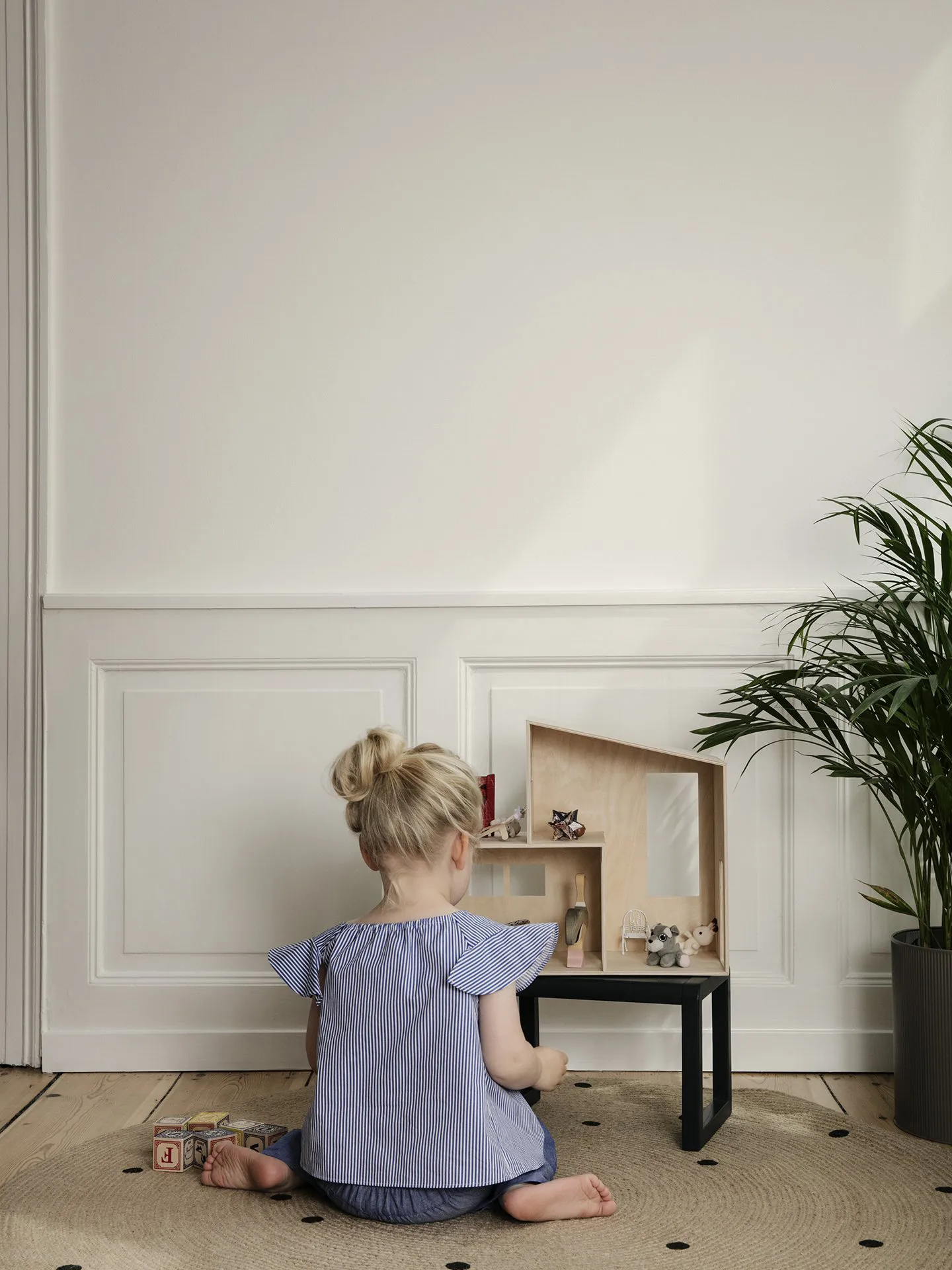 Ferm Living rug round Ø130 cm, Black dots Ferm Living