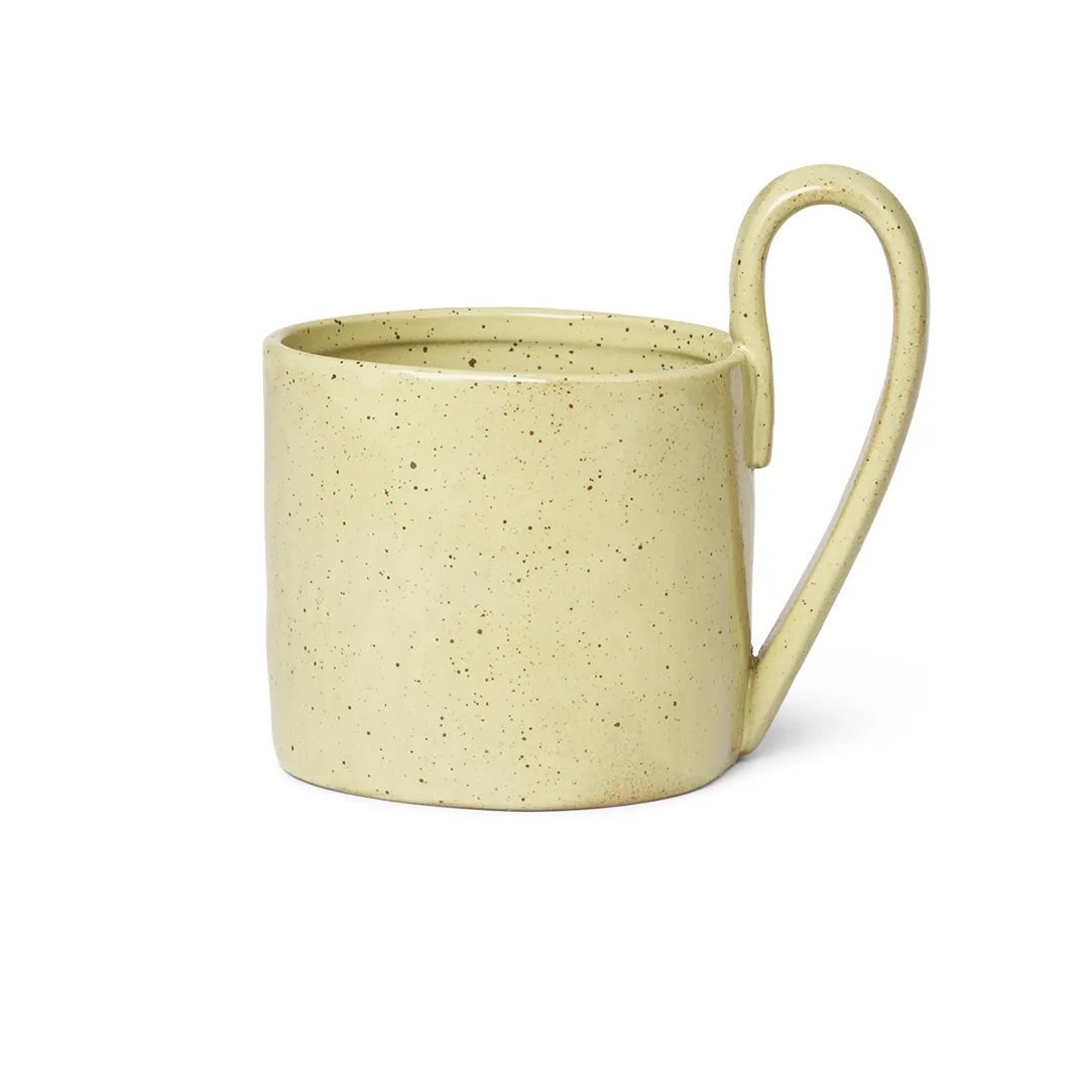 Flow mug 36 cl, yellow-speckled Ferm Living