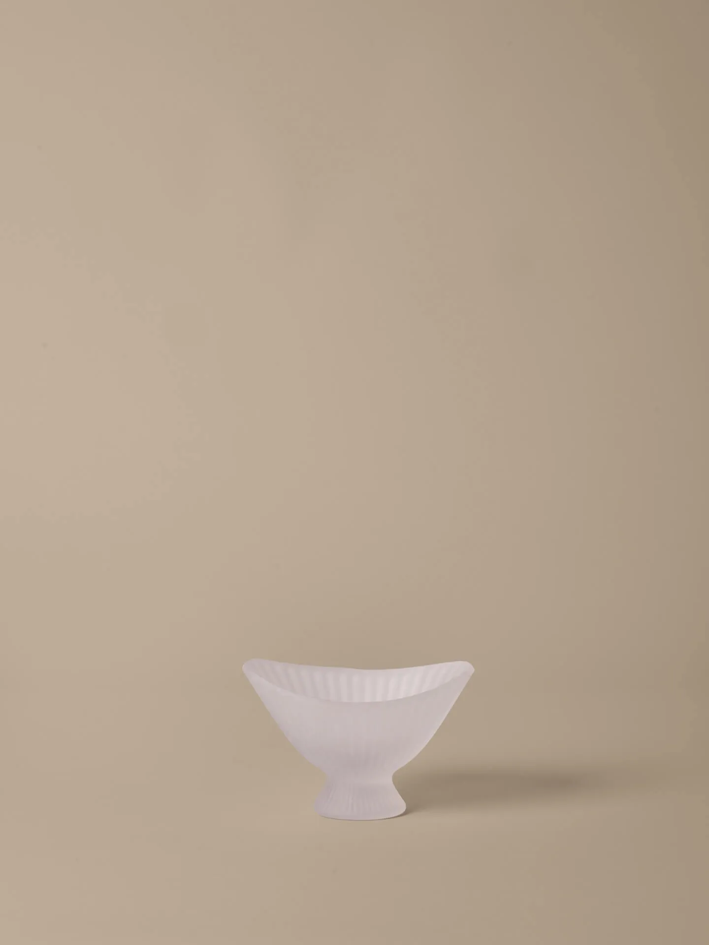 Fountain bowl 19 cm, Frosted Ferm Living