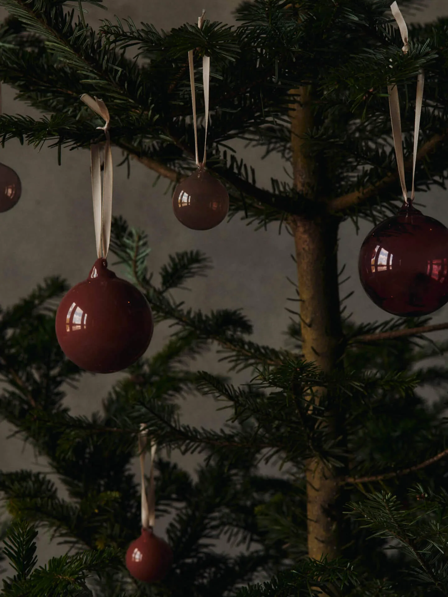 Glass bauble Christmas ornaments L Ø10 cm 3 pieces, Roseate Translucent Ferm Living