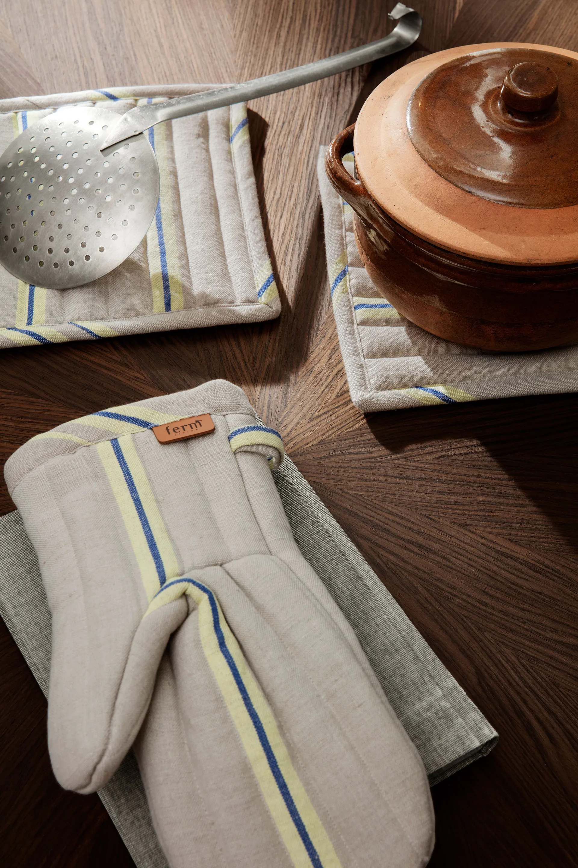 Hale oven glove, Oyster-lemon-bright blue Ferm Living