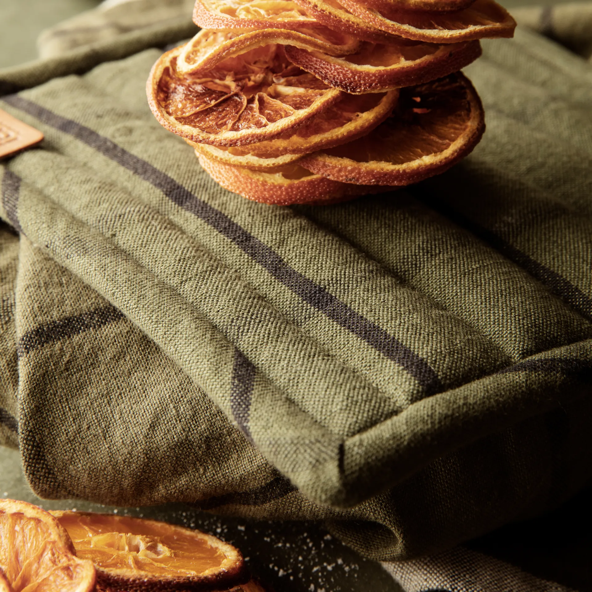 Hale oven mitt 2-pack, green-black Ferm Living