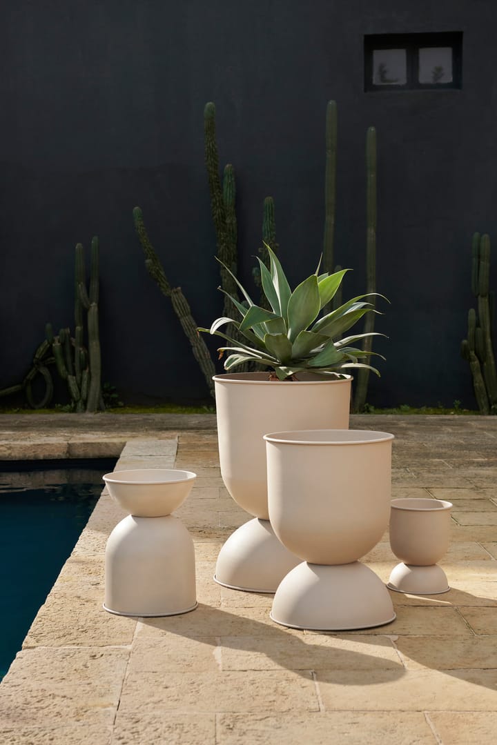Hourglass flower pot large Ø50 cm, Cashmere Ferm Living