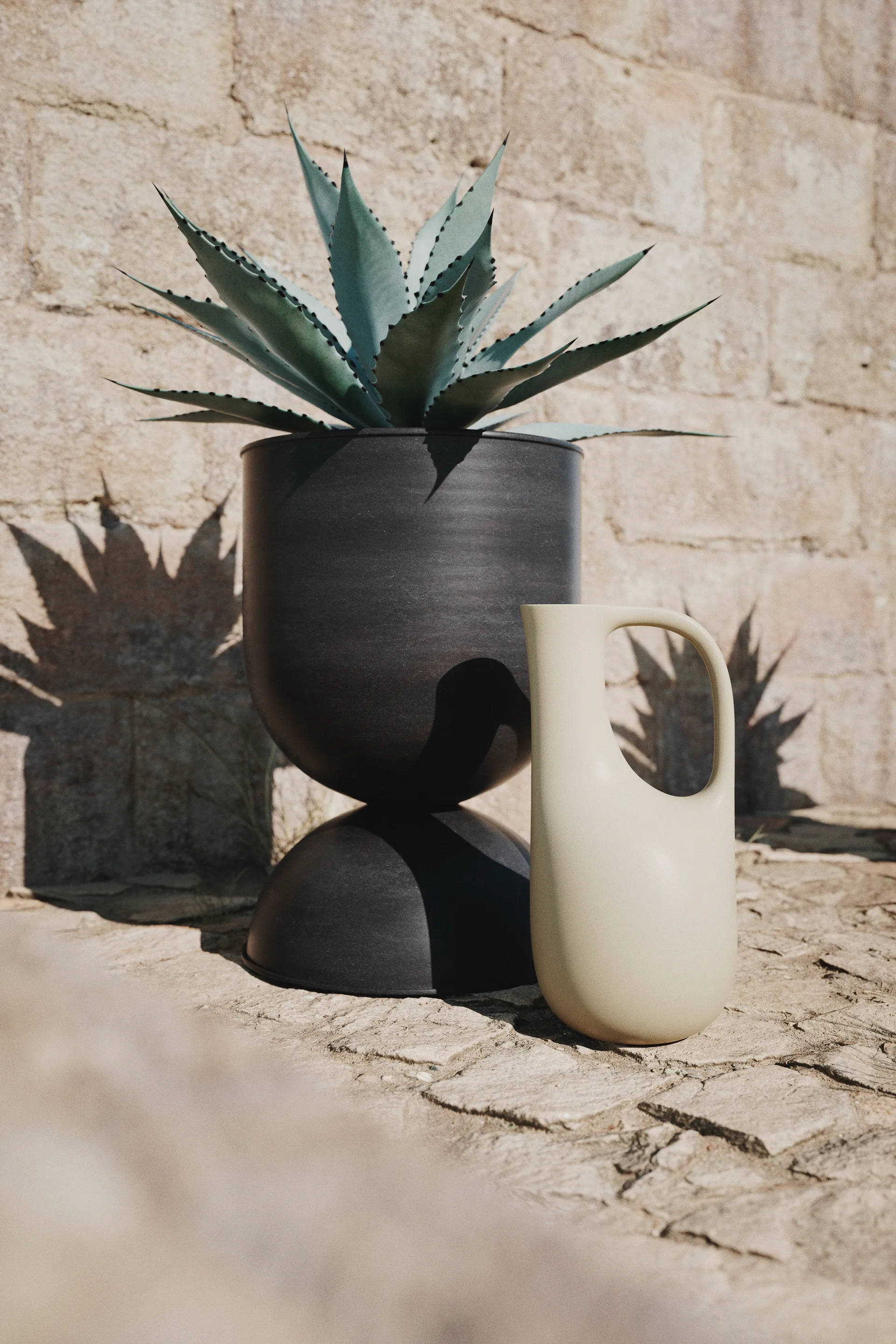 Hourglass flower pot medium Ø40 cm, Black-dark grey Ferm Living