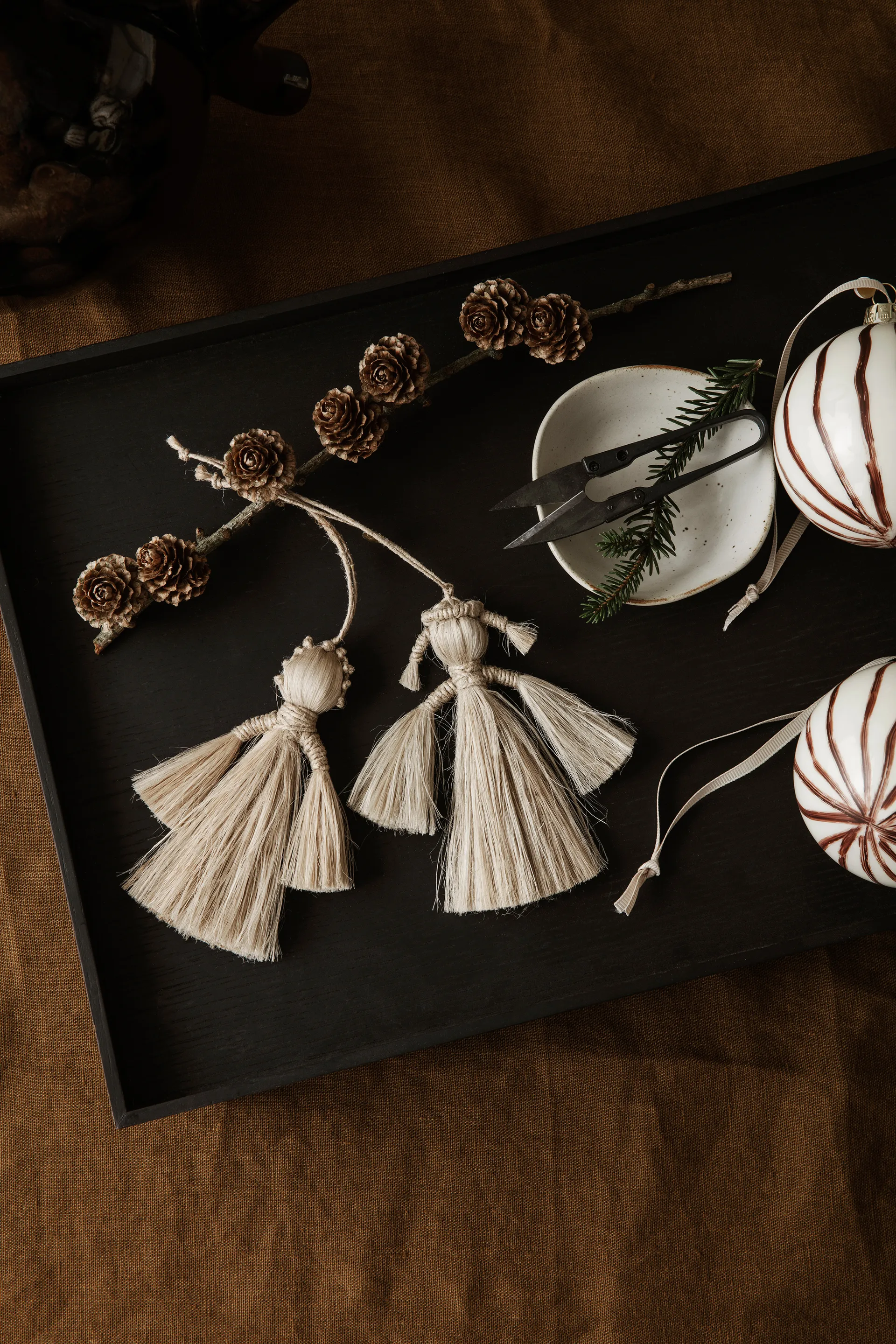 Lines Christmas decoration Ø8 cm 4-pack, Red-brown Ferm Living