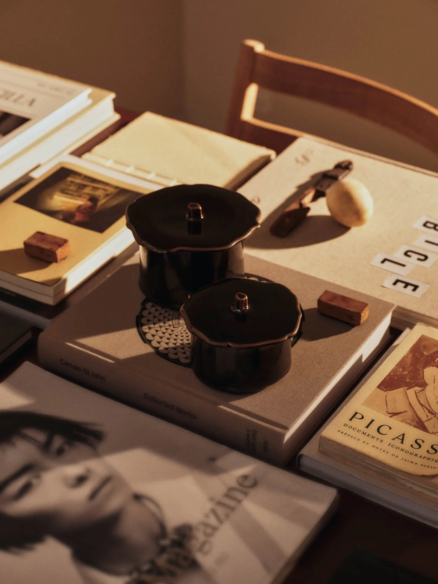 Marnen jar with lid, Carob brown, Ø11x9 cm Ferm Living