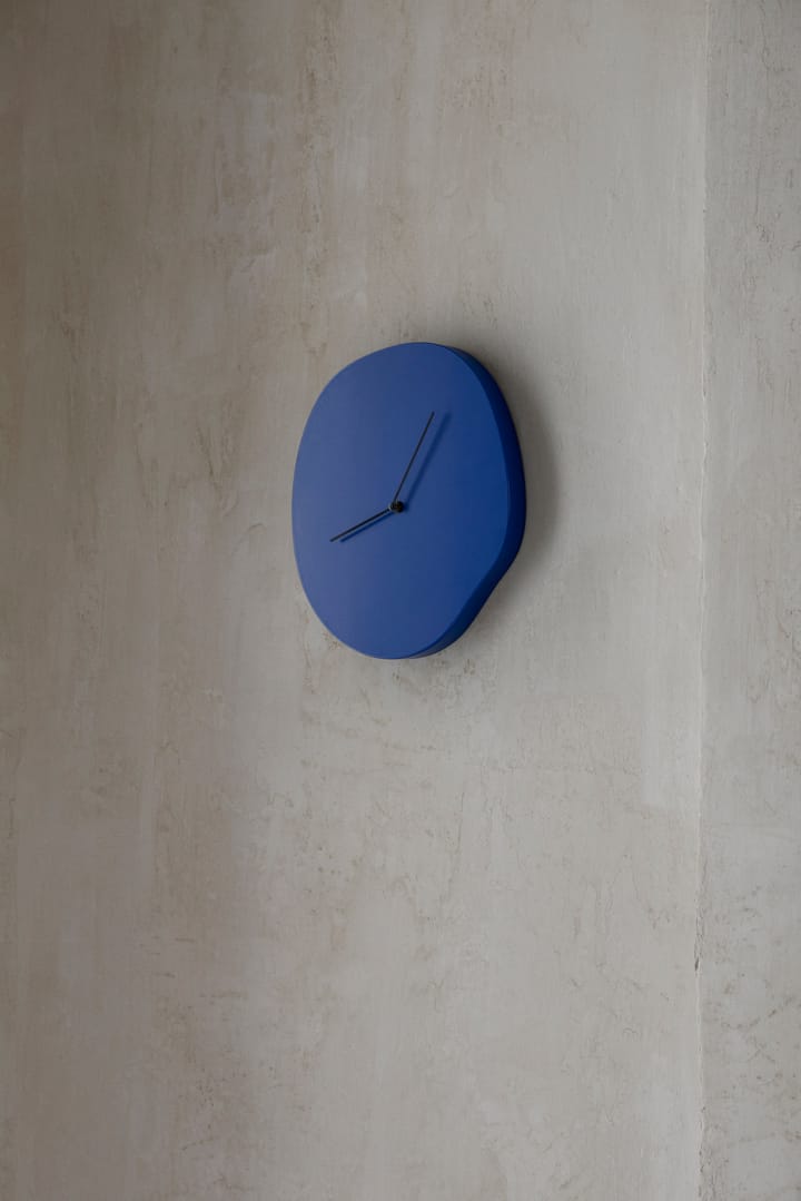 Melt wall clock 28x33 cm - Blue - ferm LIVING