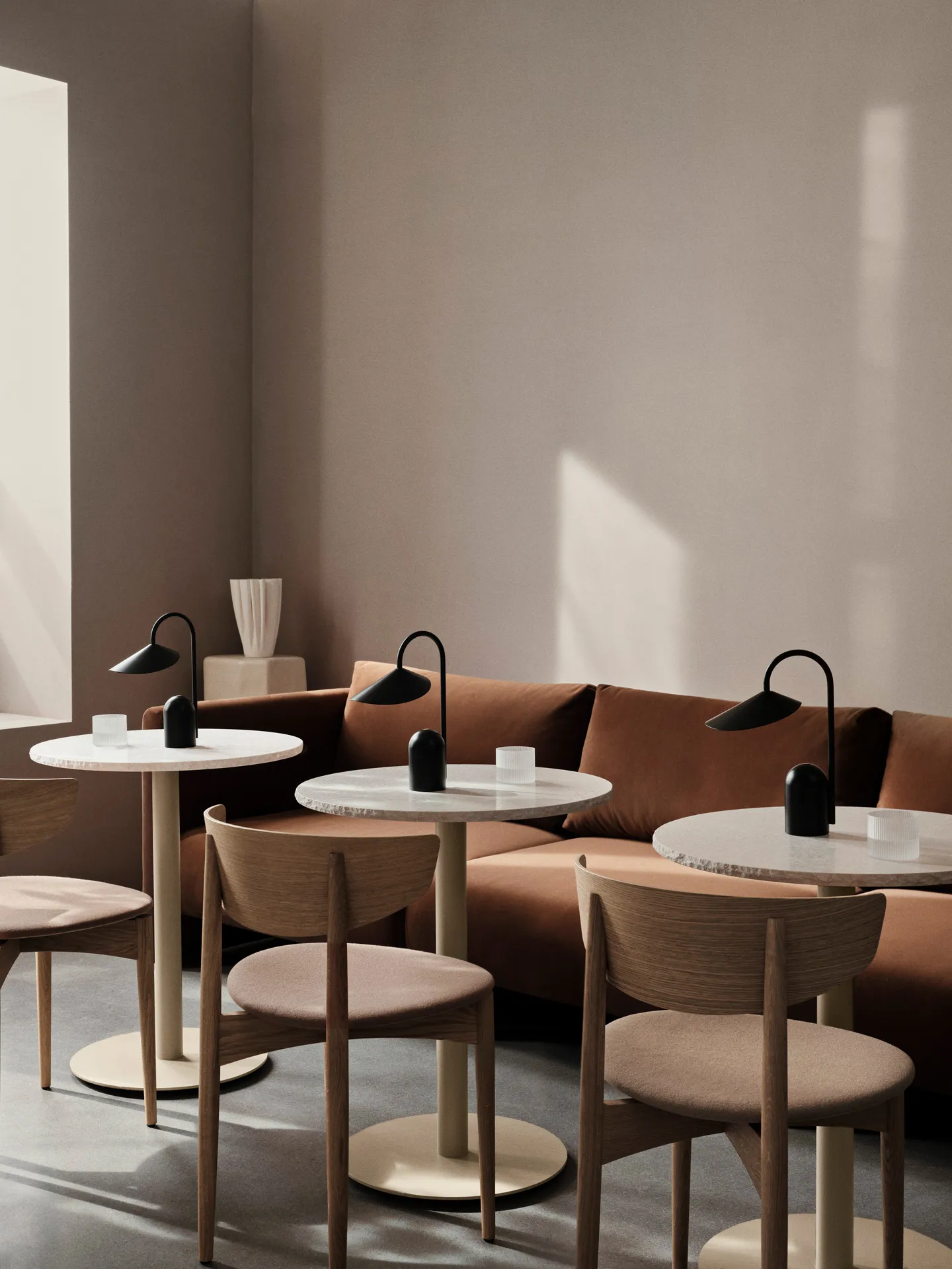 Mineral café table, Bianco curia, cashmere Ferm Living