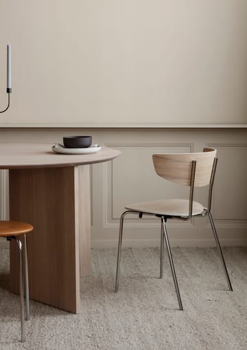 Mingle dining table oval - Oak natural veneer. angled leg oak - Ferm Living