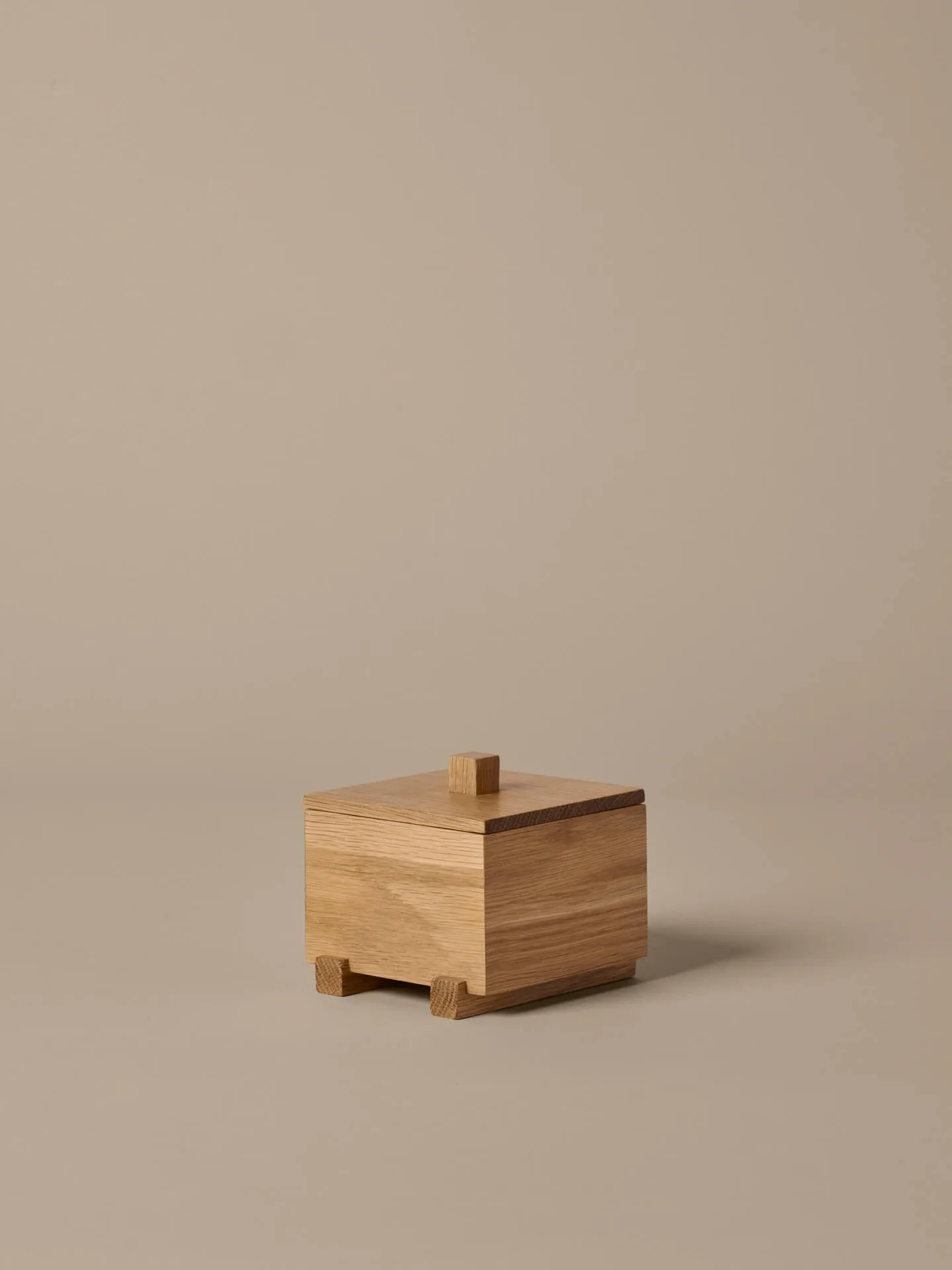 Moku ash, Untreated oak, 10x11x9.5 cm Ferm Living