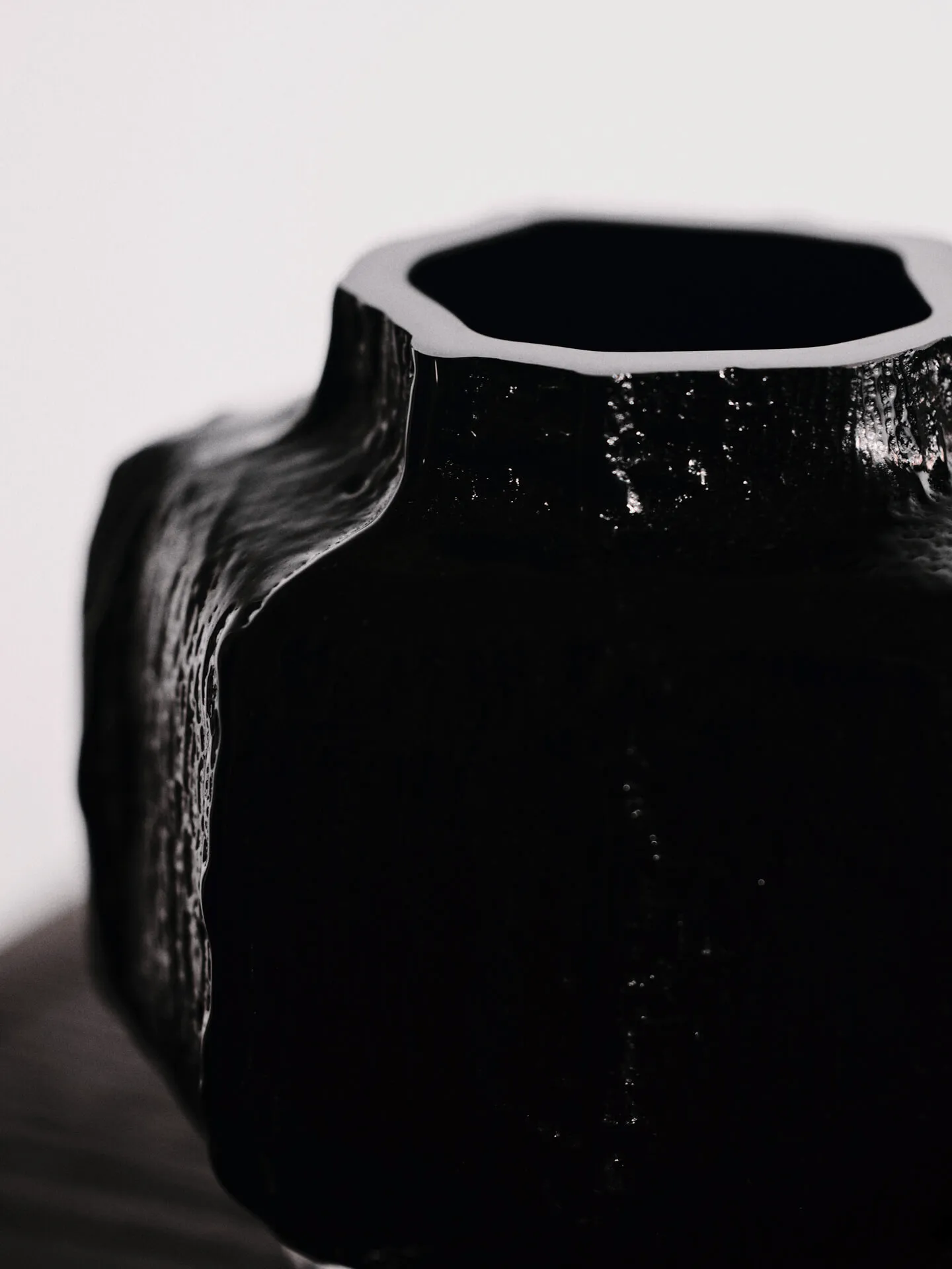 Mokuri vase, Black, 15 cm Ferm Living