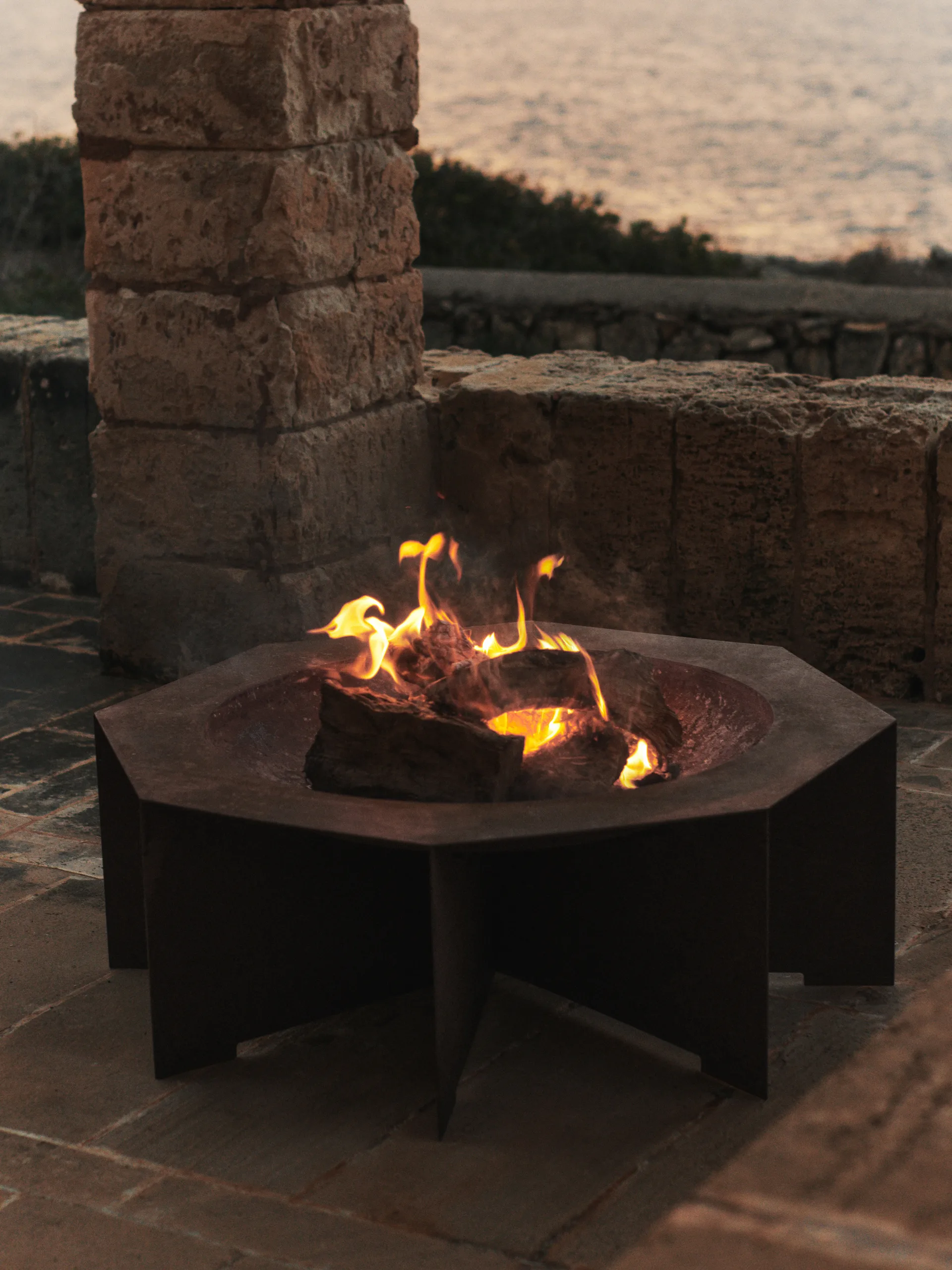 Otto fire pit fireplace, Rust, Ø85.5x29 cm Ferm Living