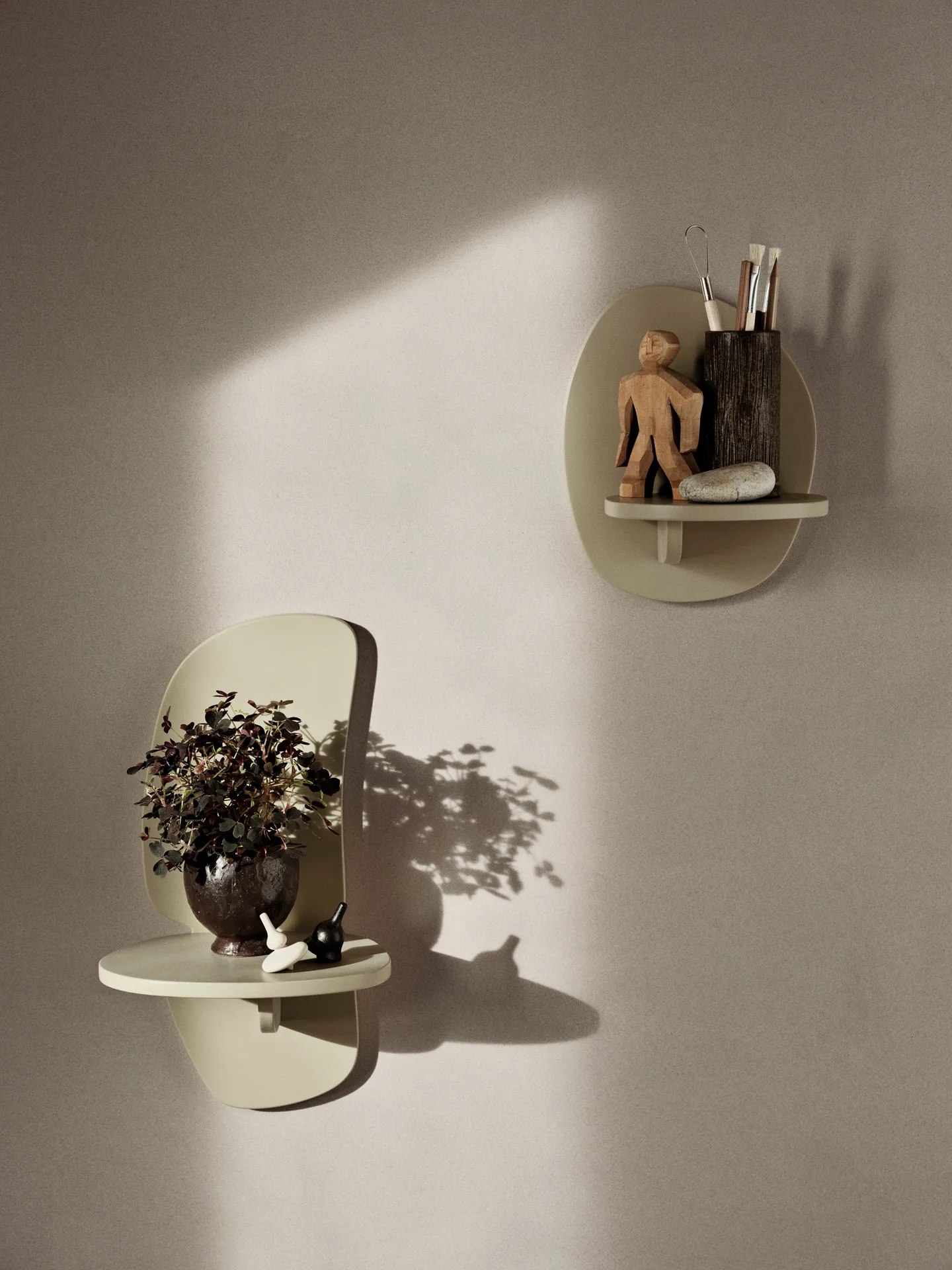 Pilu wall shelf 25 cm from Ferm Living - NordicNest.com