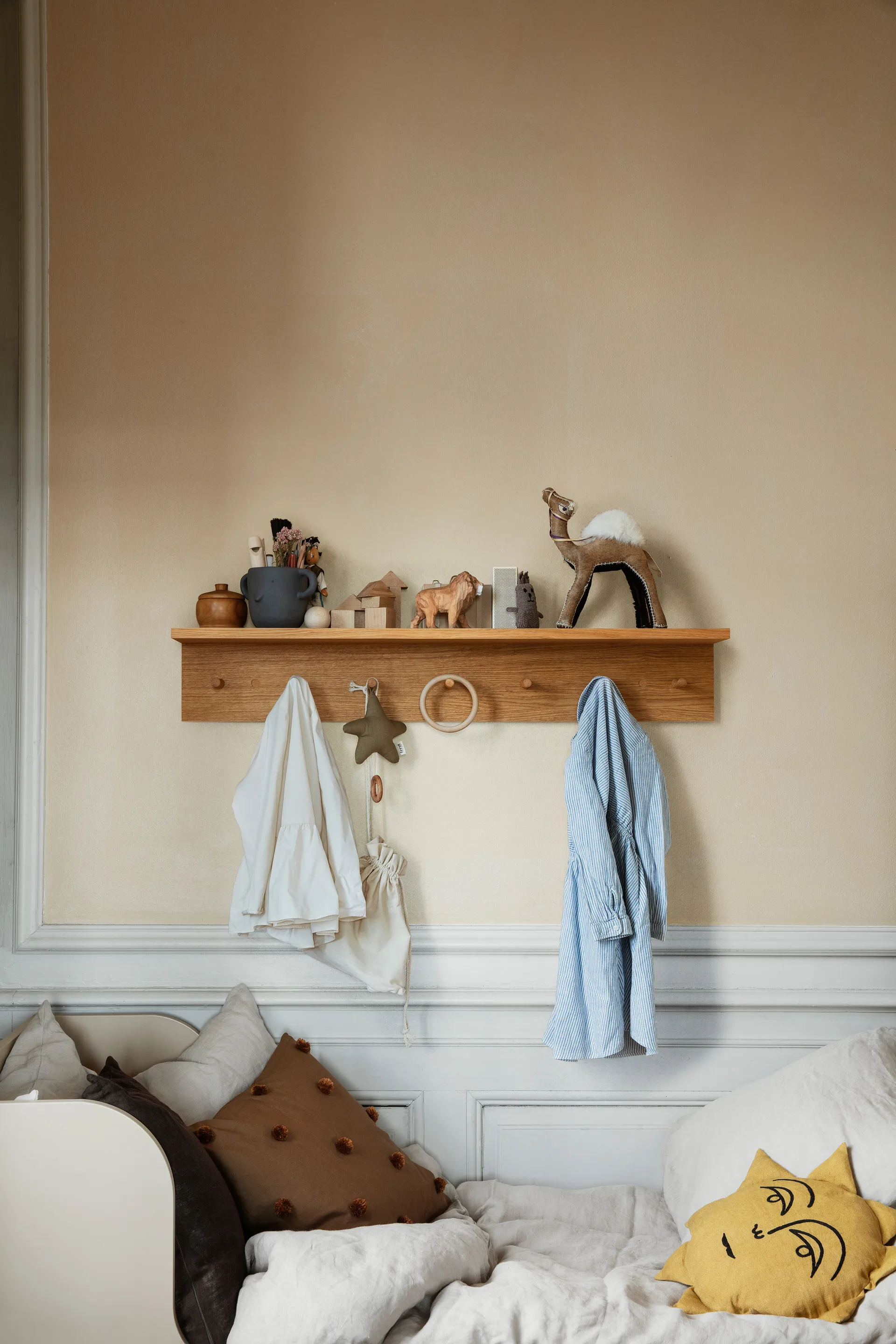 Place Rack hooks and shelf oak, Large Ferm Living