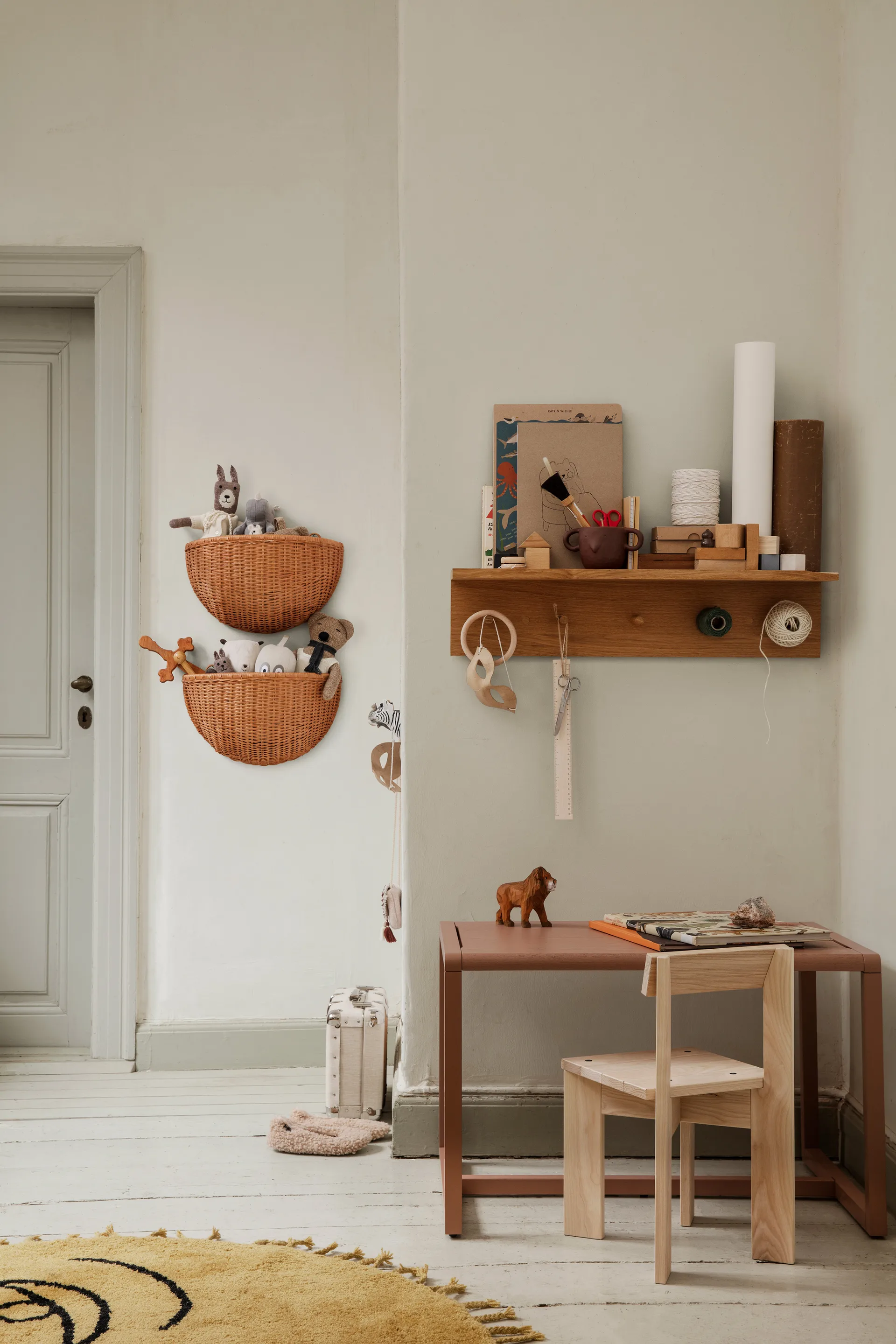 Place Rack hooks and shelf oak, Medium Ferm Living