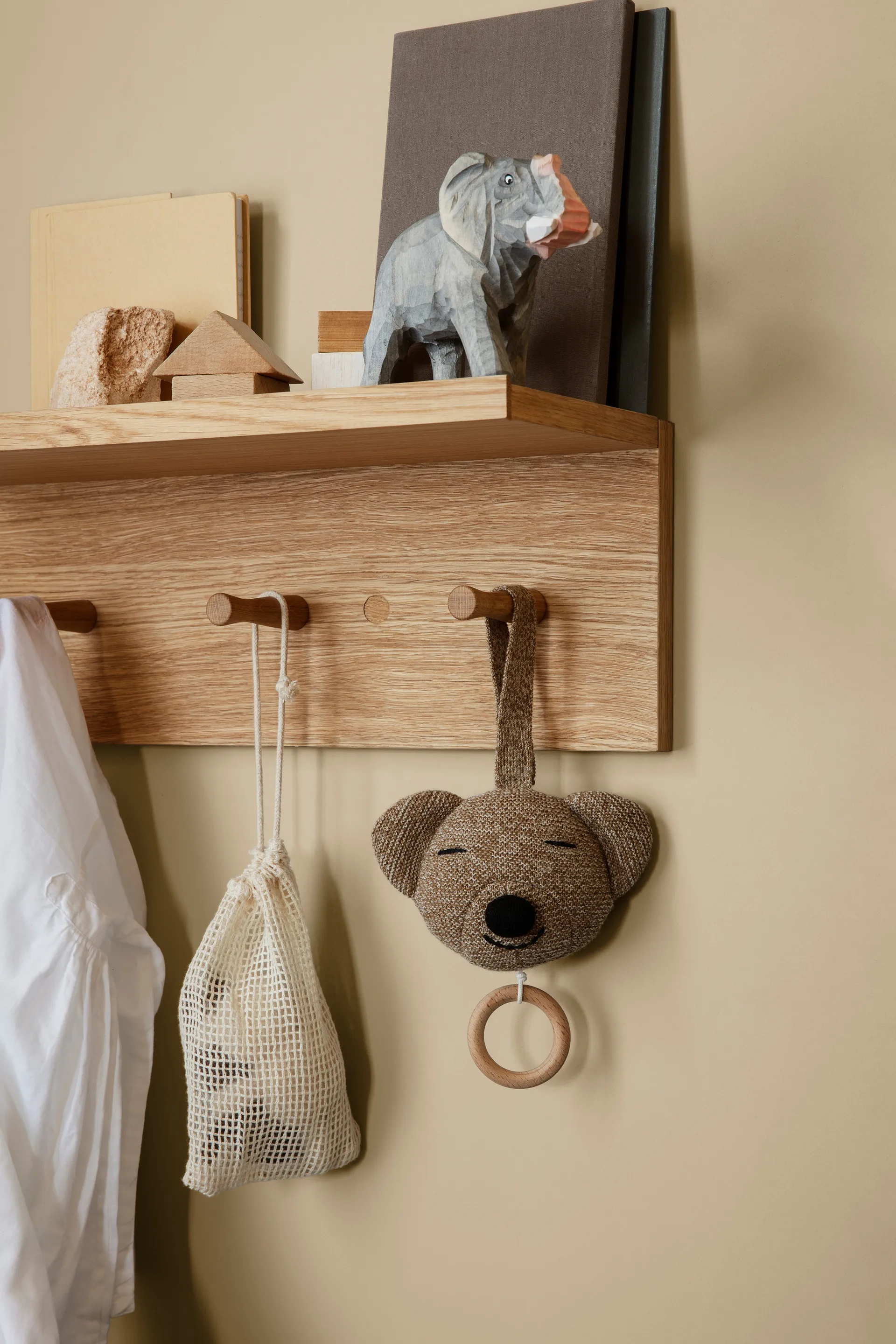 Place Rack hooks and shelf oak, Medium Ferm Living