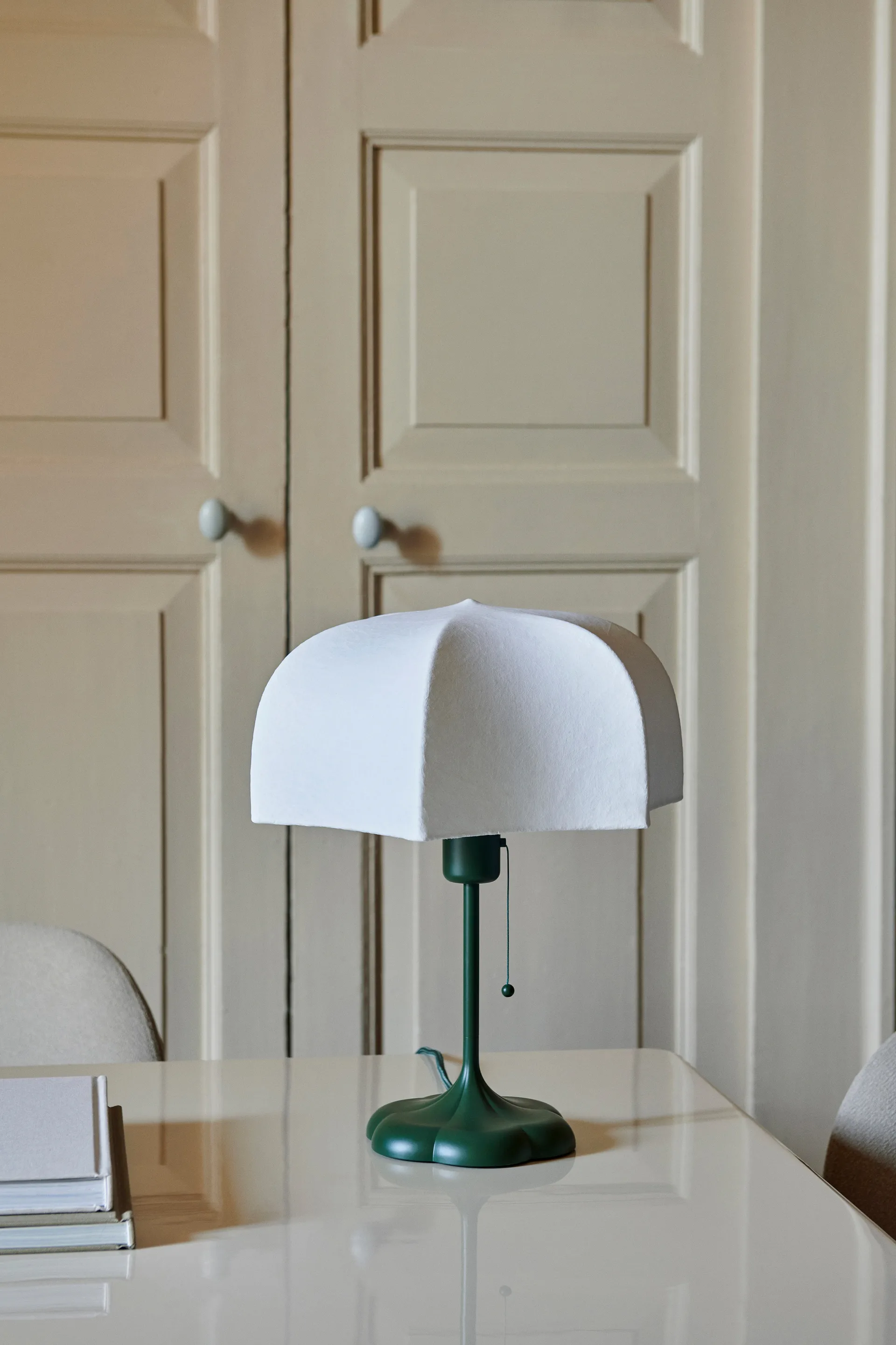 Poem table lamp Ø30x42 cm, White-grass green Ferm Living