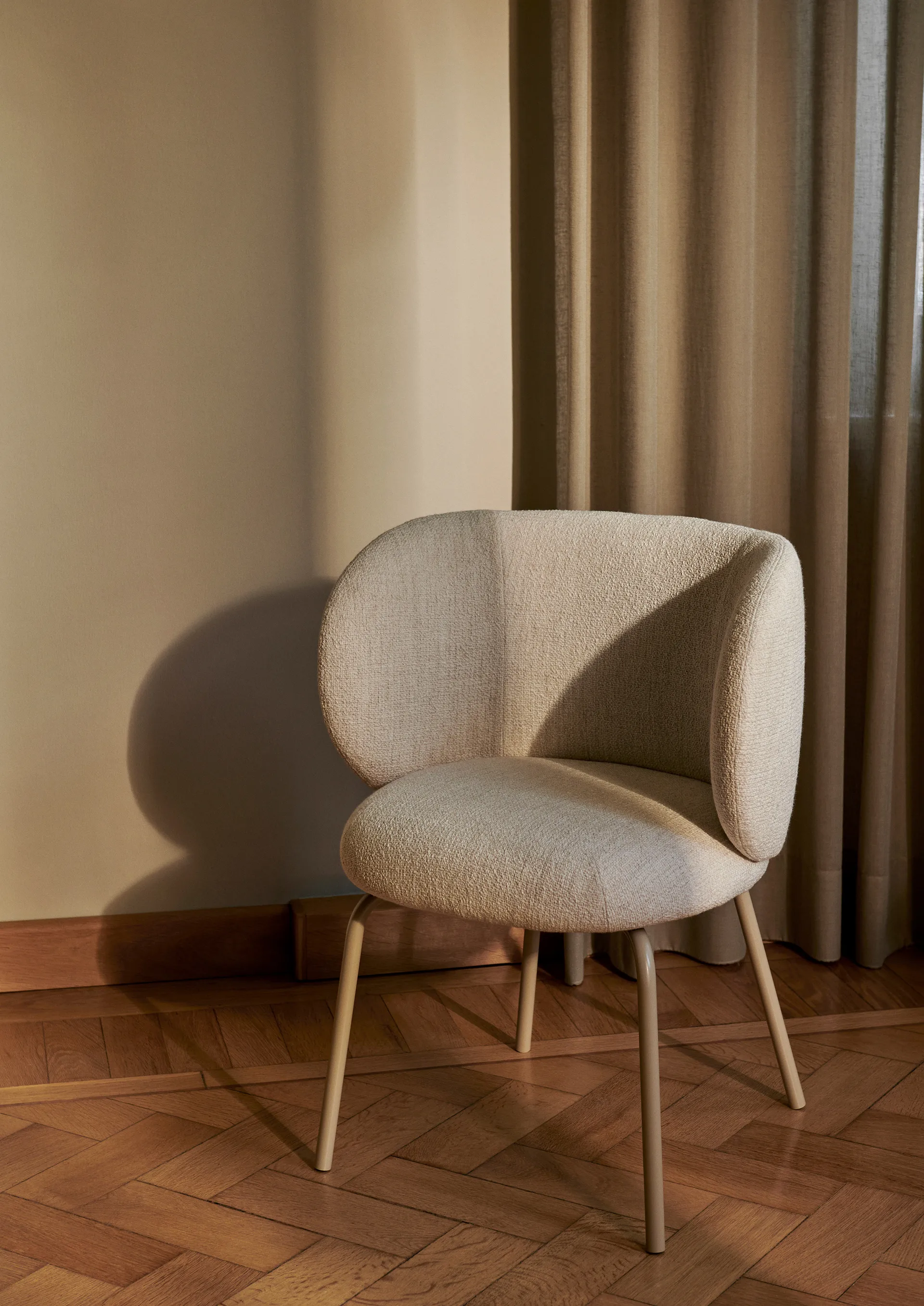 Rico dining chair - bouclé, Off-white-cashmere Ferm Living