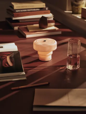 Ripple portable table lamp 10 cm - Pale rose - Ferm Living