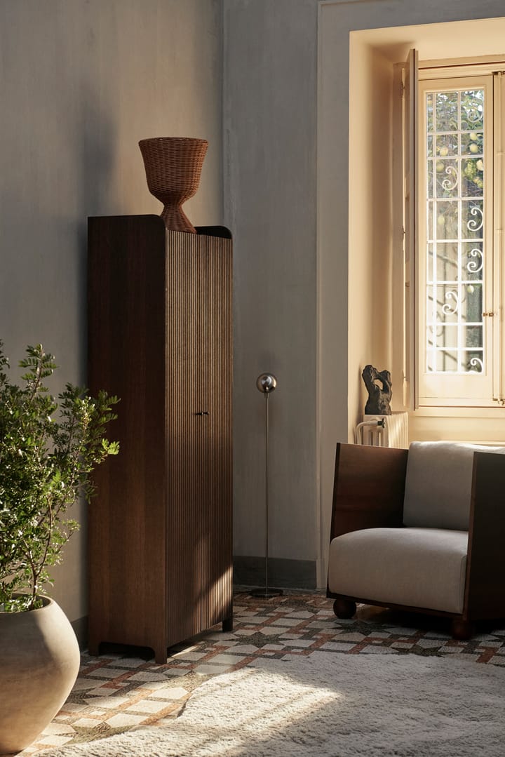 Room lounge chair rich linen, Dark stained-natureal Ferm Living