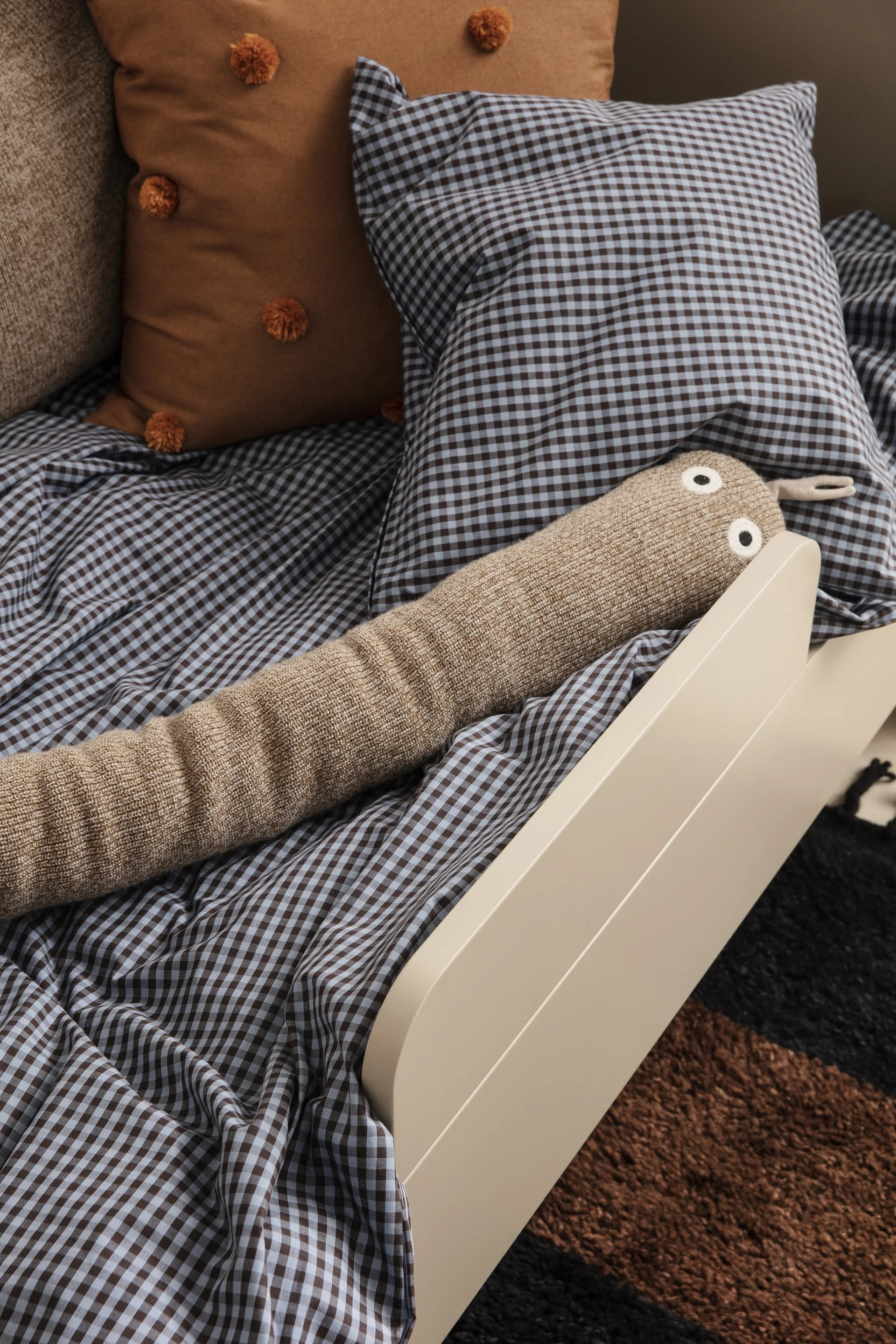 Sill support board to bed, Cashmere Ferm Living