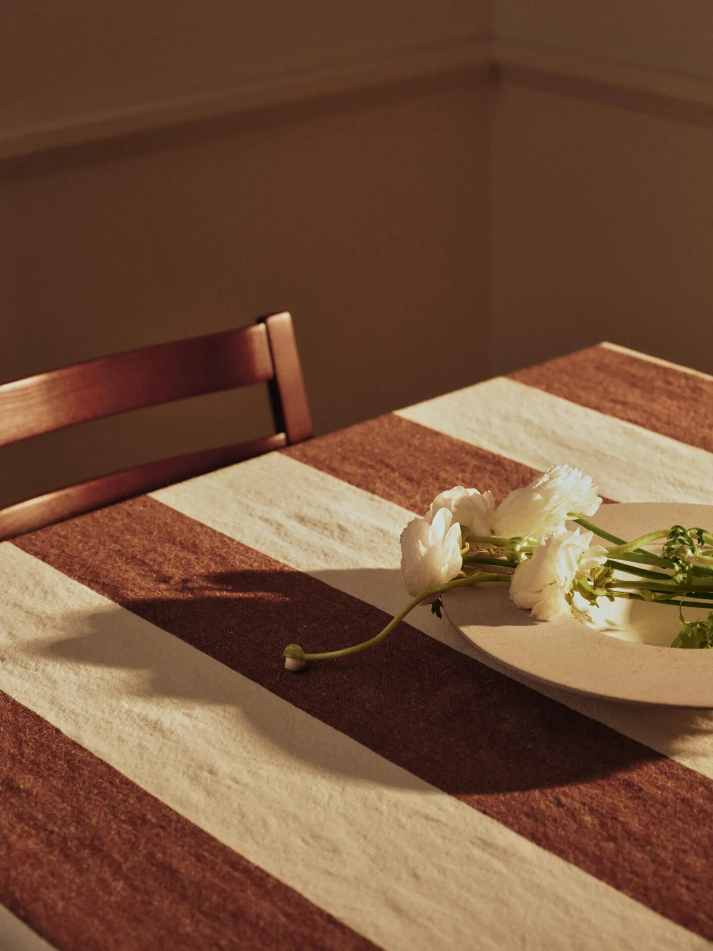 Sonae deep plate, Grey-white, Ø30 cm Ferm Living