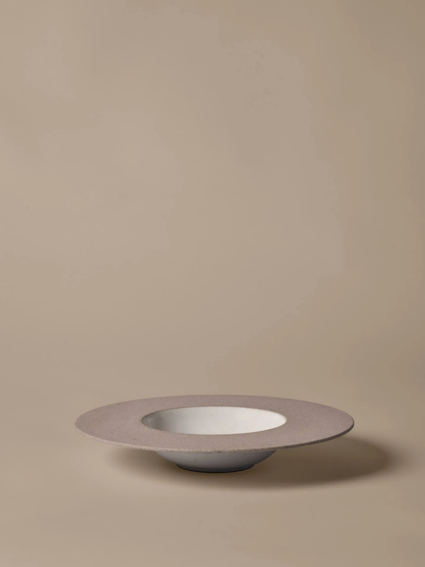 Sonae deep plate, Grey-white, Ø30 cm Ferm Living