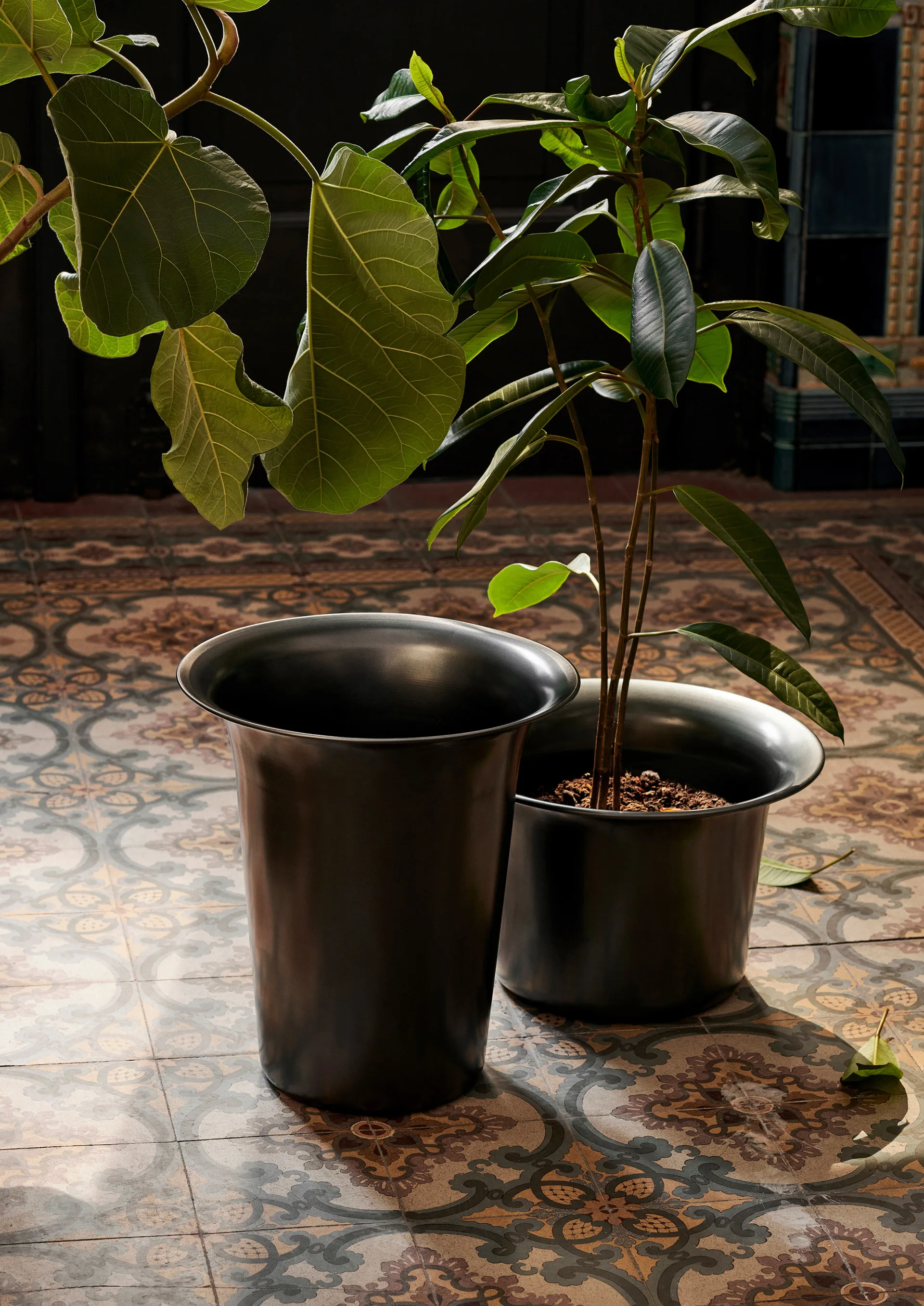 Spun alu basket high Ø35 cm, Blackened Aluminium Ferm Living