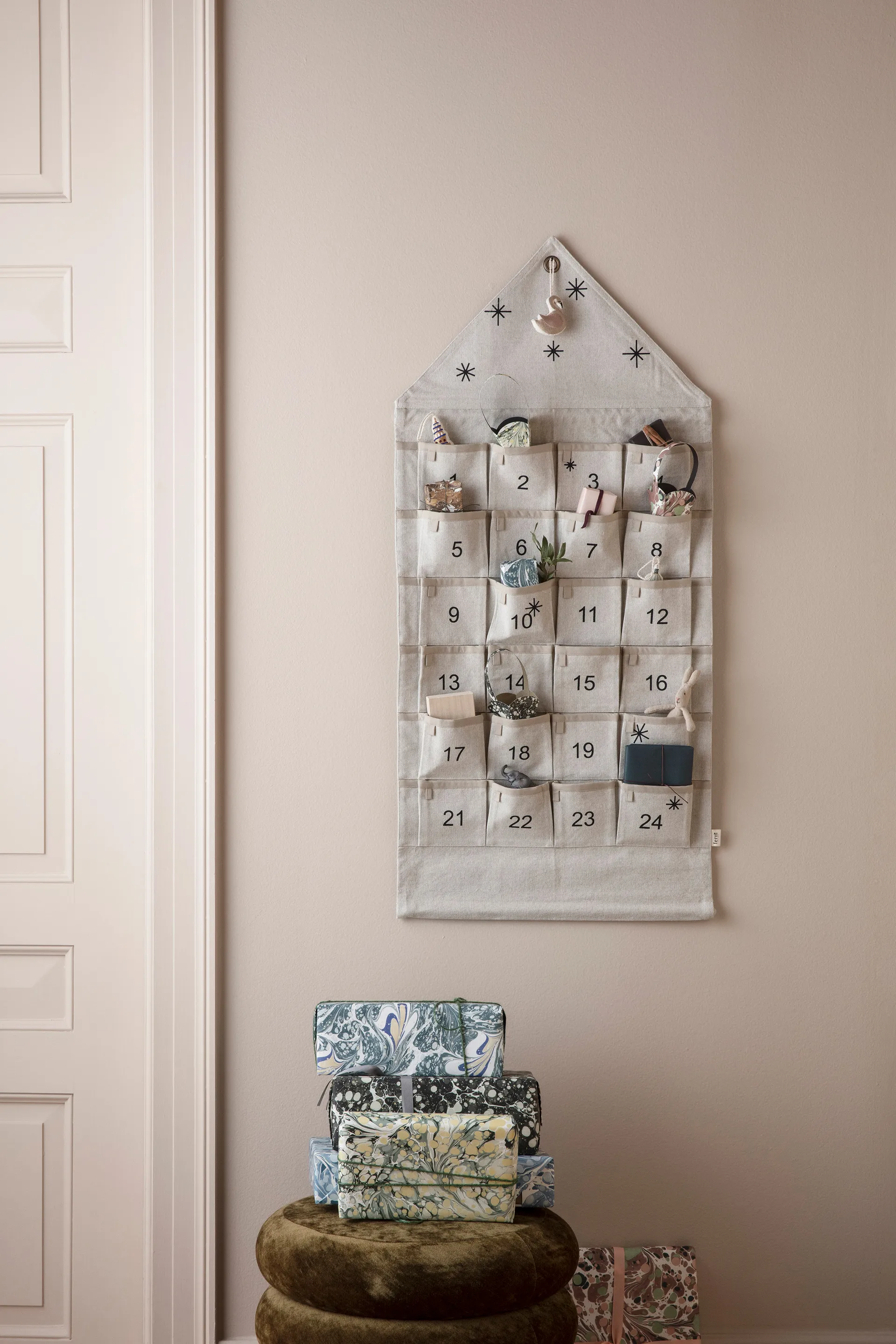Star Christmas calendar hus 100 cm, Sand Ferm Living