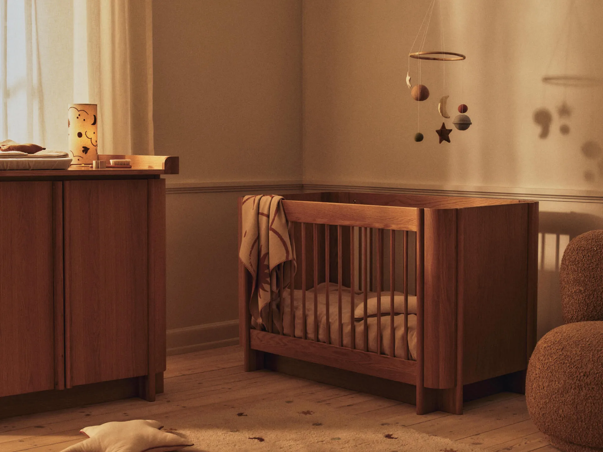 Tilu cot, Natural oak, 129x68.5x80 cm Ferm Living