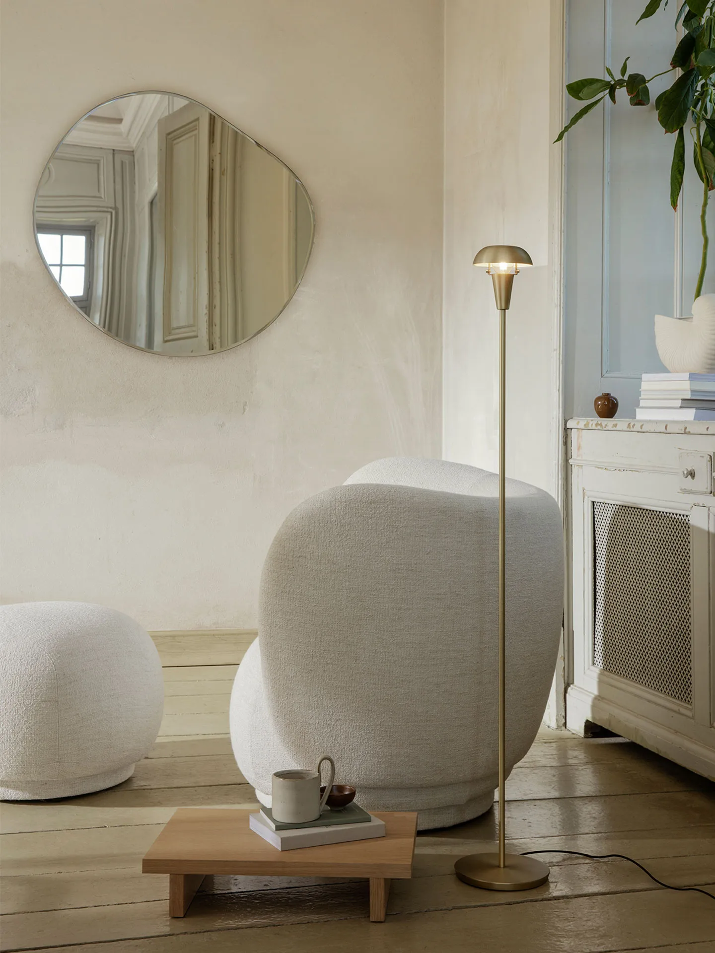 Tiny floor lamp 124.2 cm, brass Ferm Living